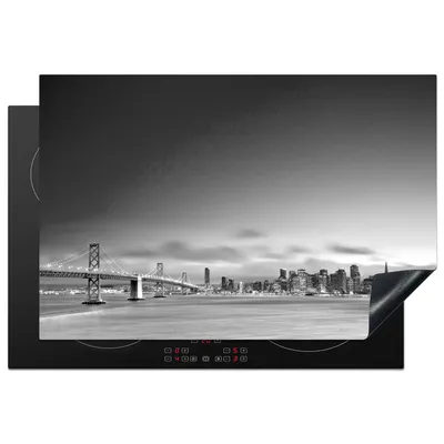 Produktbild von KitchenYeah© Herdabdeckplatte Die Skyline von der Golden Gate Bridge bei San Francisco - schwarz-weiß , 78x52cm, Küche Deko, Glaskeramikkochfeld Herdabdeckung, Abdeckplatte fùr Kochfeld