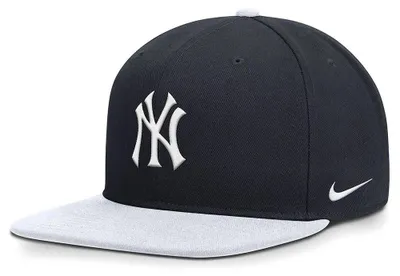 Zdjęcie produktu dla Nike MLB New York Yankees NB09 Dri-Fit Pro – czapka z usztywnionym daszkiem i kwadratowym daszkiem, niebieska, rozmiary L–XL