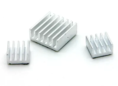Produktbild von BerryBase 3 teiliges Kühlkörper Set für Raspberry Pi