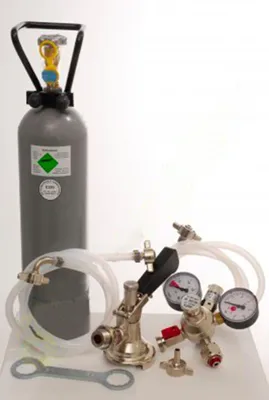 Produktbild von Balík s príslušenstvom 2 s plochy narazac, 7mm pivnou hadicou a 2 kg fľašou co2 flasa 1-riadkové výčapné zariadenie