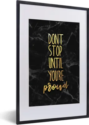Produktbild von MuchoWow® Gerahmtes Poster Zitat - Stolz - Gold - Marmor 40x60 cm - Poster mit Schwarzem Bilderrahmen Wandposter Rahmen Foto Bilder - Poster in Rahmen