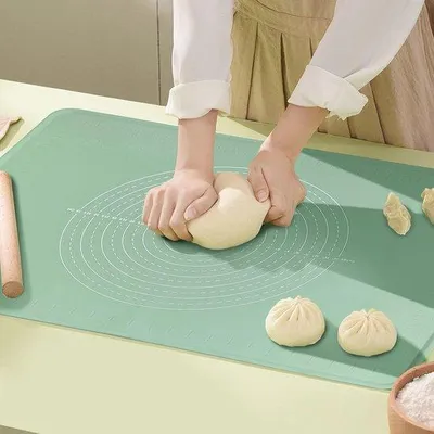 Produktbild von Große silikonierte Backmatte mit Antihaftbeschichtung und hohem Rand - Vielseitige Teigrolmatte für Cookies und Macarons