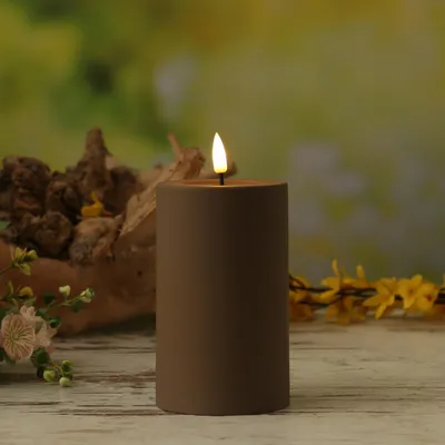 Produktbild von LED Stumpenkerze MIA - Kunststoff - 3D Flamme - H: 12,5cm - D: 7,5cm - für Außen - mokka/braun