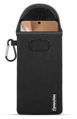 Productafbeelding van MobyDefend Hoesje - Geschikt voor Motorola Moto G32 - Neopreen Pouch Met Karabijnhaak - Insteek - Riemlus - Zwart