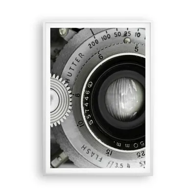 Produktbild von Gerahmtes Poster - Weißer Rahmen - Objektiv Schwarzweiß Vintage - 70x100 cm - Wand Bild - Wanddeko - Wandbilder - Kunstposter - Wandposter - Bilderrahmen - Bilder - Kunstdruck - P2WPA70x100-4631
