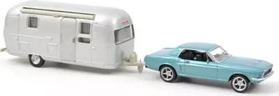 Produktbild von NOREV 1:43 Jet Car Ford Mustang 1968 - Blue metallic and Airstream Caravan