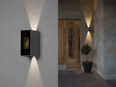 Produktbild von Konstsmide Cremona Wandleuchte, High Power LED Wandleuchte mit doppeltem Lichtaustritt, inkl. Fernbedienung, anthrazit lackiertes Aluminium