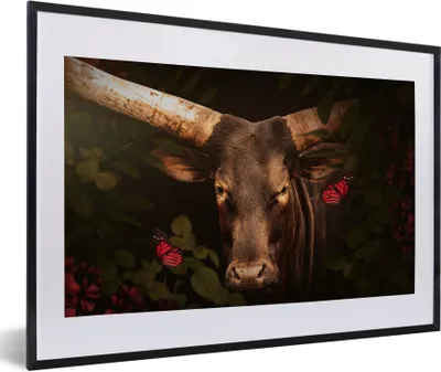 Produktbild von MuchoWow® MuchoWow® Gerahmtes Poster Dschungel - Kuh - Schmetterling - Pflanzen 60x40 cm - Poster mit zchwarzem Bilderrahmen - Schlafzimmer - Plakat in Rahmen - Drucken
