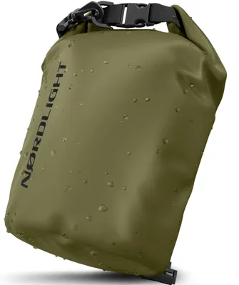 Imagen del producto de Bolsa impermeable, de 15 litros, color verde oliva, con cierre enrollable, ideal para actividades acuáticas
