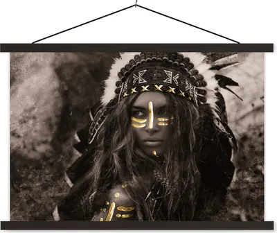 Produktbild von MuchoWow® Textilposter Frau - Indianerkleid - Gold 60x40 cm mit schwarzem Rahmen - Hölzernes