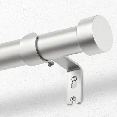 Imagen del producto de Varilla ajustable para cortinas, de 25 mm de diámetro, con una longitud de 80-148 cm, ideal para la decoración de ventanas