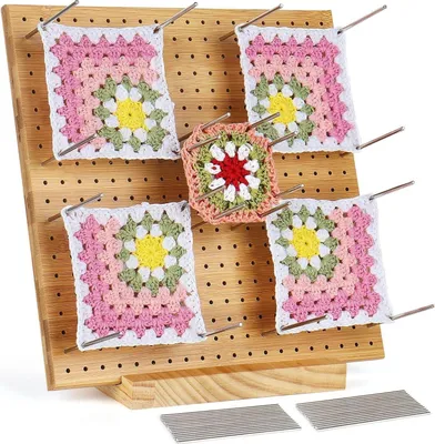 Image de Granny Squares Blocking Board Grand 28 x 28 cm Planche de blocage pour le crochet avec 30 crayons en acier inoxydable - Planche de blocage en bambou