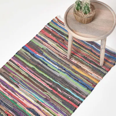 Obrázek produktu pro HOMESCAPES Ručně tkaný bavlněný koberec Chindi s barevnými pruhy, 66 x 200 cm