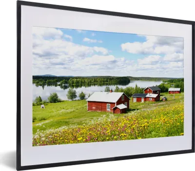 Produktbild von MuchoWow® MuchoWow® Gerahmtes Poster Typische norwegische Häuser an einem Sommertag in Lappland 40x30 cm - Poster mit zchwarzem Bilderrahmen - Bilderrahmen - Poster im Rahmen