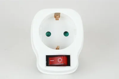 Produktbild von okko Steckdose weiß 230V 16A mit Schalter beleuchtet Kindersicherung