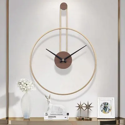 Image de Grande horloge murale en métal, silencieuse, sans tic-tac, légère, 60 cm, dorée, cadran en noyer