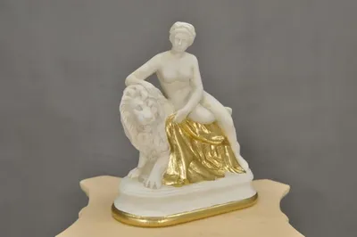 Produktbild von Figure Statue Woman With Lion Design Antique Style Figures Any Room Sculptures