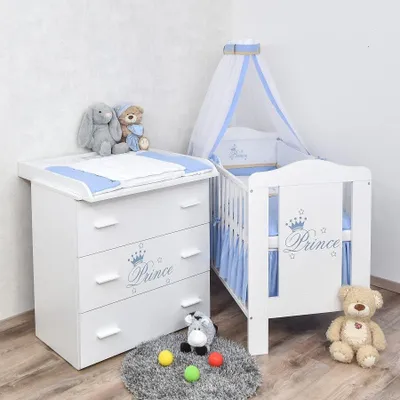 Produktbild von Baby-Delux Babyzimmer Prince Babybett 120x60 Wickelkommode Bettwäsche Set Komplettzimmer