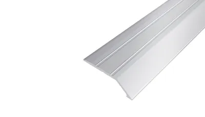 Obrázek produktu pro AP6 nájezdová lišta samolepící ACARA, hliník elox stříbro, 8,5 mm, 0,9 m