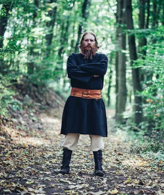 Produktbild von Klassische Wikinger Tunika Schwarz "Thor" XXXL