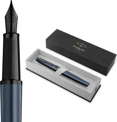 Productafbeelding van Parker Meridian Vulpen - Blauwe lak met zwarte accenten - Middelgrote penpunt - Handschriftpennen & schrijfwaren