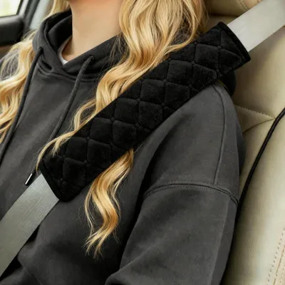 Produktbild von Gurtpolster Auto 2 Stück Schwarz Plüschleder Polyester Weich für Kinder & Erwachsene