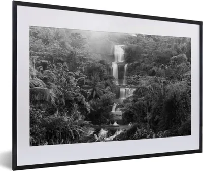 Produktbild von MuchoWow® MuchoWow® Gerahmtes Poster Indonesien - Wasserfall - Schwarz - Weiß 60x40 cm - Poster mit zchwarzem Bilderrahmen - Schlafzimmer - Plakat in Rahmen - Drucken