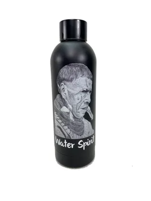 Produktbild von Water Spirit Trinkflasche 800ml Edelstahl | Indianischer Häuptling Design | Leicht & Auslaufsicher | Wasserflasche für Sport, Reisen, Alltag BPA-frei