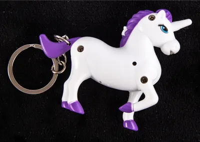 Produktbild von Einhorn Schlüsselanhänger mit Licht & Sound - Magischer LED Anhänger - Tolles Geschenk für Mädchen