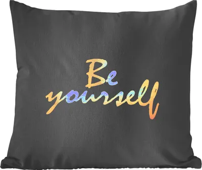 Produktbild von MuchoWow® Zierkissen Sofakissen Wohnzimmer Dekokissen 50x50 cm Zitate - Selbstvertrauen - Gold - Schwarz - Komfort - Sofakissen