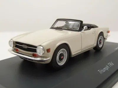 Produktbild von Schuco 1:43 Triumph TR6 weiß 450915100