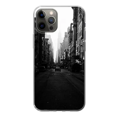 Produktbild von MuchoWow® Handyhülle Schutzhülle Hülle für iPhone 12 Pro Autofahrt durch eine ruhige Straße in New York in schwarz-weiß Silikon Softcase Handy Hülle - Abdeckung