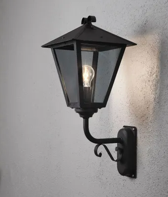 Produktbild von Konstsmide Benu Up schwarz lackiertes Aluminium, rauchfarbenes Acrylglas, Hand EU 434-750