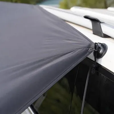 Produktbild von Universelle, wasserdichte Seitenmarkise für Autos und Campingfahrzeuge mit robuster Konstruktion und einfacher Montage
