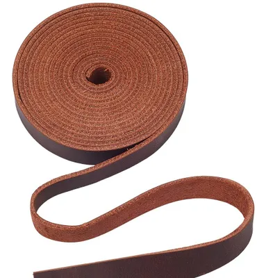 Productafbeelding van Leerkoord - 12,5 mm breed en 1,8 mm dik - Geschikt voor knutselen, naaien en verpakken - 2 meter lang - Bruin
