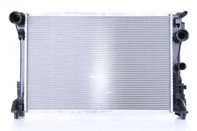 Produktbild von NISSENS 67167 Kühler Wasserkühler Motorkühler passend für MERCEDES-BENZ C-Klasse Limousine (W204) C-Klasse T-modell (S204) E-Klasse Limousine (W212)