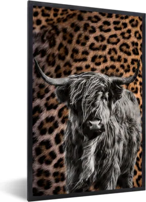 Produktbild von MuchoWow® MuchoWow® Gerahmtes Poster Schottisches Hochlandrind - Schwarz - Panther 40x60 cm - Poster mit zchwarzem Bilderrahmen - Papierdruck - Wandbilder
