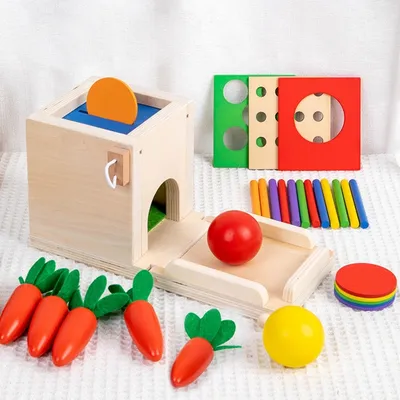 Produktbild von jesunfuzhu Montessori 4-in-1 Lernspielzeug: Münzbox, Ball Drop, Angelspiel, Karottenernte, Stapelspielzeug – Für Kinder ab 1 Jahr – Holz & ABS, 13.3x12.5x10.5 cm – Große Partikel, polierte Kanten – Fördert Feinmotorik, Hand-Auge-Koordination, Farberkennung, kritisches Denken & Problemlösung