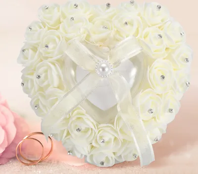 Produktbild von Romantische herzförmige Eheringbox mit Rosen-Strass-Dekor, Ringkissen (Beige)