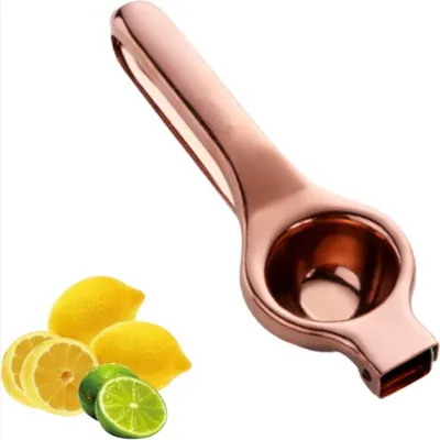 Produktbild von Jumada's – Roségoldene Zitronenpresse / Zitruspresse / Limettenpresse / Manuell / Zitronenpresse / Zitruspresse / Orangenpresse / Fruchtpresse / Edelstahl / Roségold
