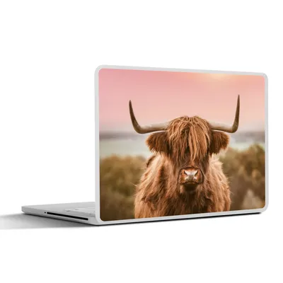 Produktbild von MuchoWow® Laptop Aufkleber Sticker Cover Schottischer Highlander - Kuh - Horizont 30x22 cm - Laptop-Sticker