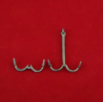 Produktbild von Miniatur Anker aus Metall, Dekoration für 1:12 Puppenhaus. 4x3 cm