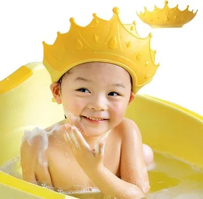 Produktbild von Famanu Duschhaube für Kinder - Wasserdicht mit Krone - Gelb, ab 6 Monaten