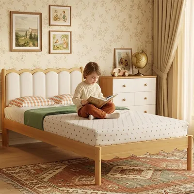 Image de Lit d'enfant Flieks 90 x 200 cm avec tête de lit rembourrée, lit classique pour adolescent avec sommier à lattes, lit en bois au design ondulé, PU, aspect naturel