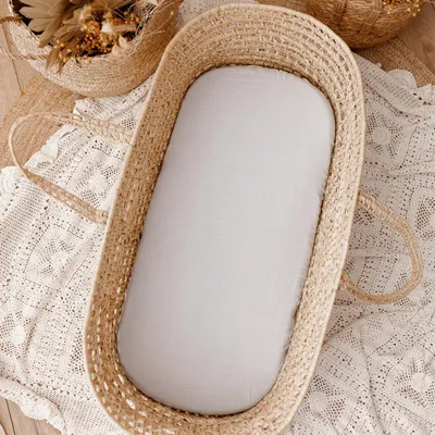 Produktbild von Muminky | Spannbettlaken für Kinderwagen/Stubenwagen - 40x80 cm - Grau - Baumwoll-Musselin - Hipoallergen