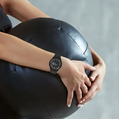 Produktbild von kwmobile 2x Cover kompatibel mit Samsung Galaxy Watch 6 40mm Hülle - Fullbody Fitnesstracker Case Set aus Glas - Schwarz Transparent