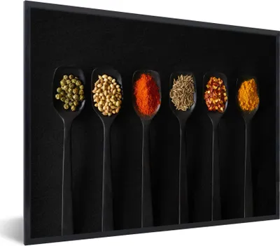 Produktbild von MuchoWow® Gerahmtes Poster Löffel - Gewürze - Schwarz - Gewürze - Rustikal 80x60 cm - Poster mit Schwarzem Bilderrahmen Wandposter Rahmen Foto Bilder - Schwarzem - Mit Gestell