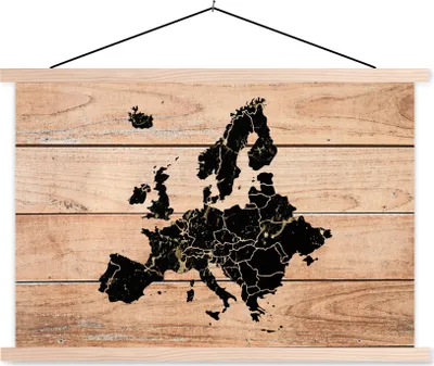 Produktbild von MuchoWow® Textilposter Karte - Europa - Holz 60x40 cm mit holzfarbenen Rahmen - Bilder