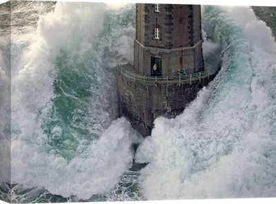 Image de Photographie Phare dans la tempête - Tableau sur toile - Jean Guichard, La Jument - 120x90 cm