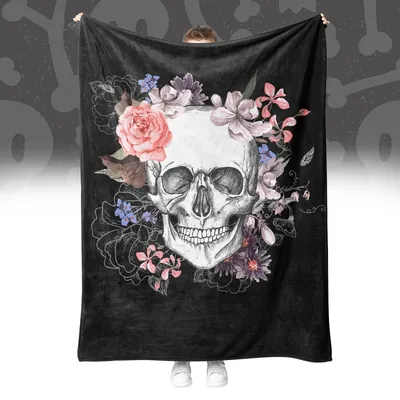Produktbild von Fleece Decke mit Totenkopf-Motiv - Warm und Weich - 130 x 150 cm